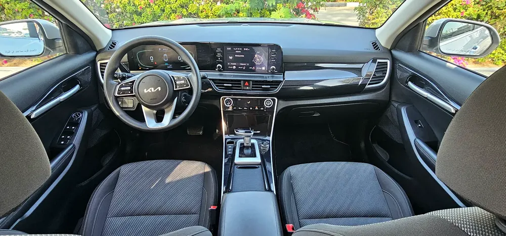 KIA SELTOS MODEL 2024 G.C.C ACCIDENT FREE KM 50000 WARRANTY 5 YERS OR 150K KM - Image 11