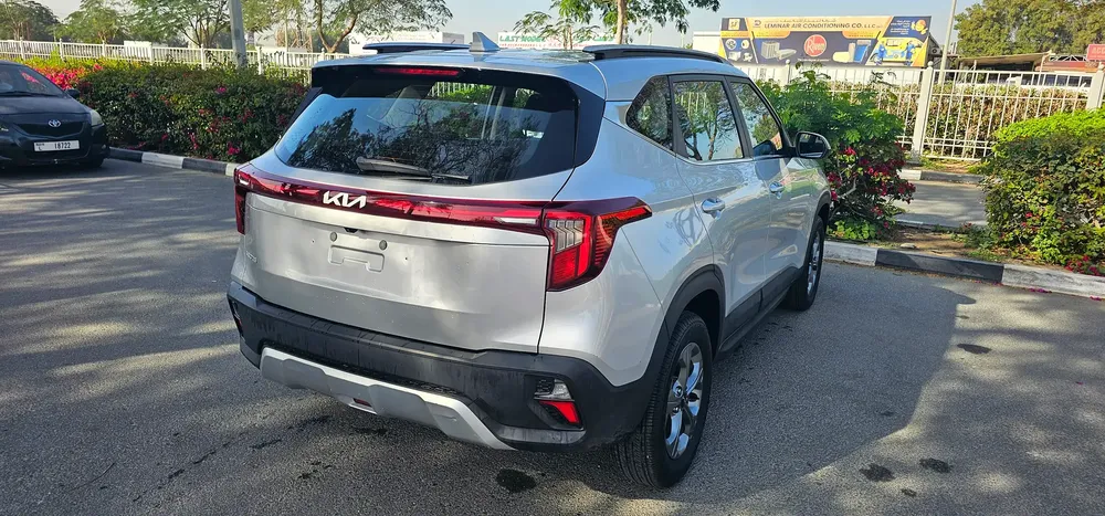 KIA SELTOS MODEL 2024 G.C.C ACCIDENT FREE KM 50000 WARRANTY 5 YERS OR 150K KM - Image 5