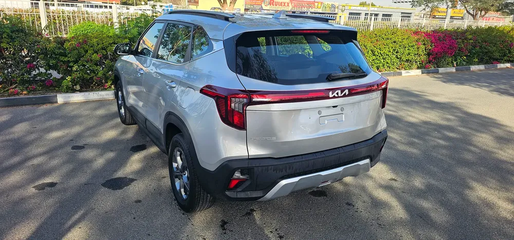 KIA SELTOS MODEL 2024 G.C.C ACCIDENT FREE KM 50000 WARRANTY 5 YERS OR 150K KM - Image 6