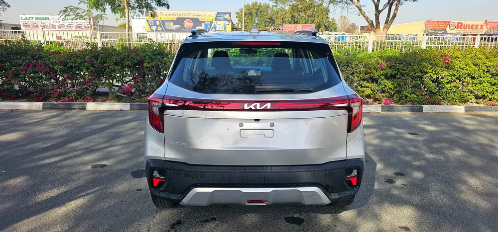 KIA SELTOS MODEL 2024 G.C.C ACCIDENT FREE KM 50000 WARRANTY 5 YERS OR 150K KM - Image 7