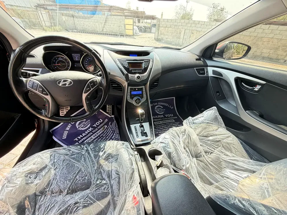 2013 Hyundai Elantra GLS - GCC Specs - Image 12