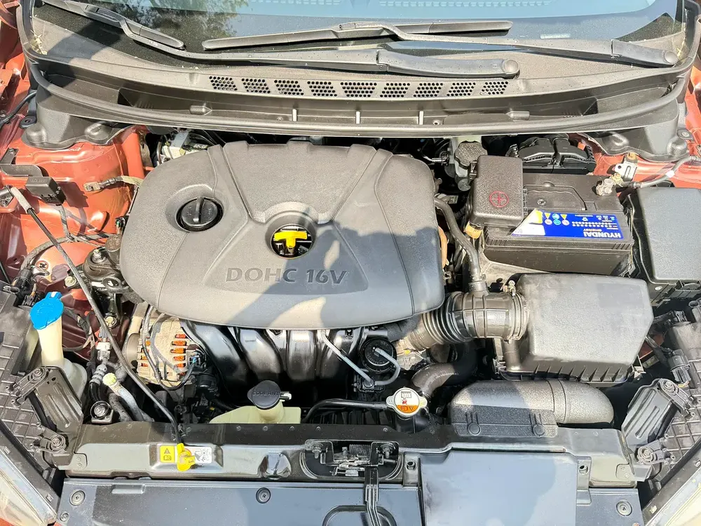 2013 Hyundai Elantra GLS - GCC Specs - Image 14