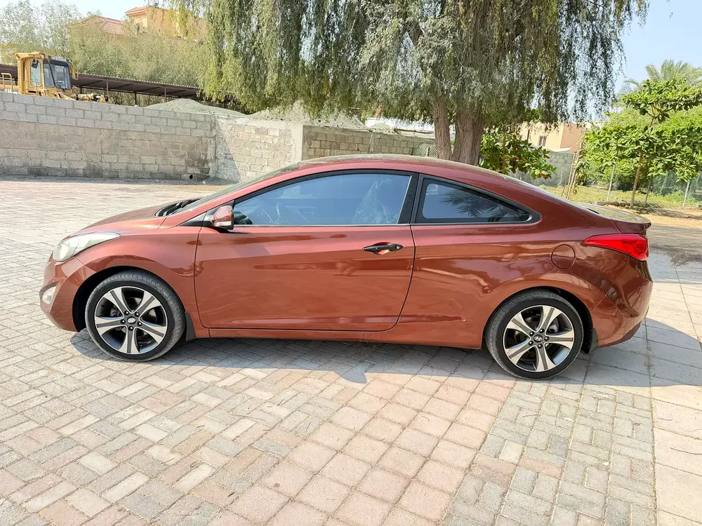 2013 Hyundai Elantra GLS - GCC Specs - Image 8