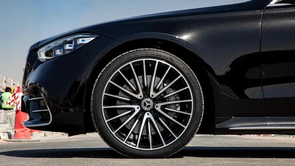 4.0L V8 | 2025 | 5 Years Agency Warranty & Contract Service - Image 8