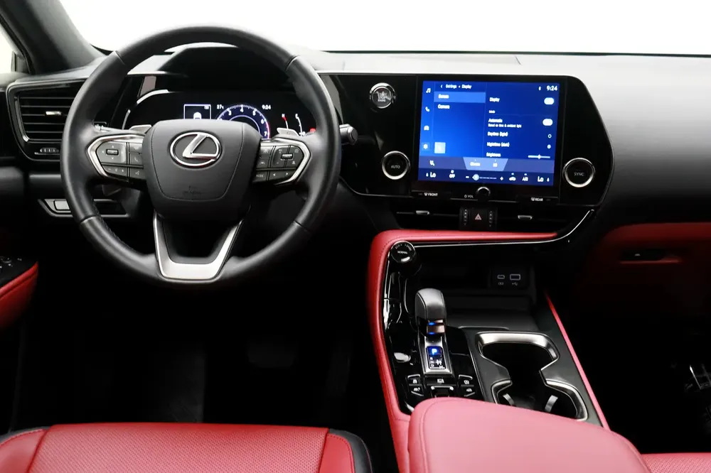 **Special offer** 2025 NX350 Premier 2.4L Turbo - Image 10