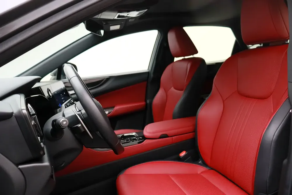 **Special offer** 2025 NX350 Premier 2.4L Turbo - Image 13