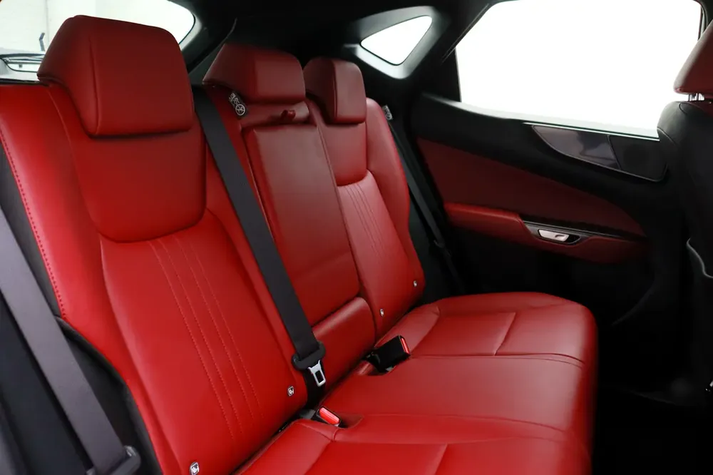 **Special offer** 2025 NX350 Premier 2.4L Turbo - Image 15