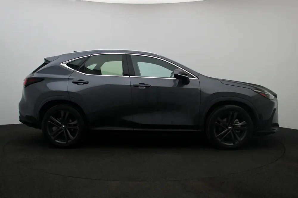 **Special offer** 2025 NX350 Premier 2.4L Turbo - Image 5