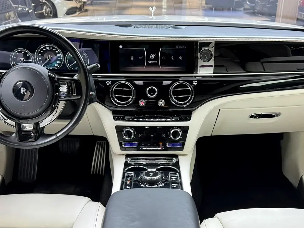 Rolls-Royce Ghost Standard 2022 - European Specs - Image 13