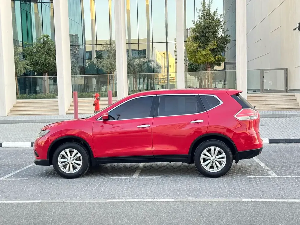 NISSAN X TRAIL 2016 GCC GOOD CONDITION CAR - Image 11