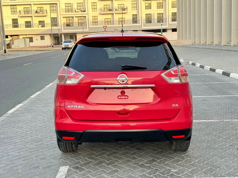 NISSAN X TRAIL 2016 GCC GOOD CONDITION CAR - Image 13