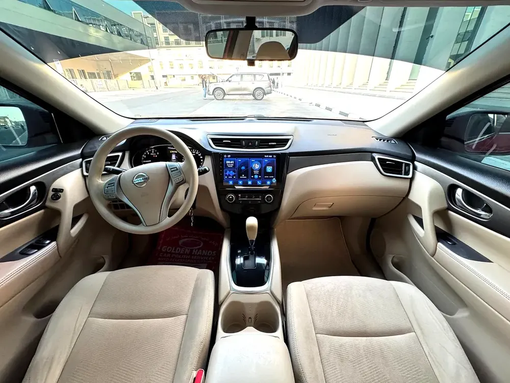 NISSAN X TRAIL 2016 GCC GOOD CONDITION CAR - Image 4