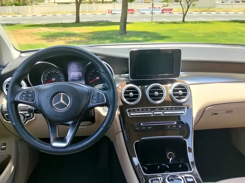 Mercedes Benz GLC 300 - AMG Line - Image 10