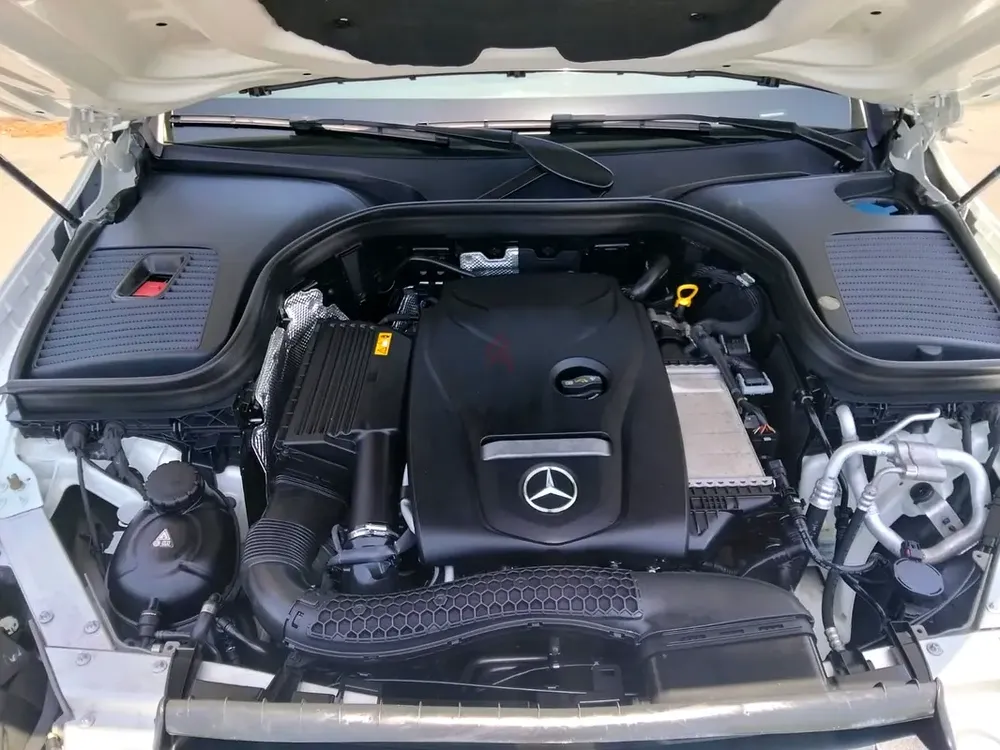 Mercedes Benz GLC 300 - AMG Line - Image 12