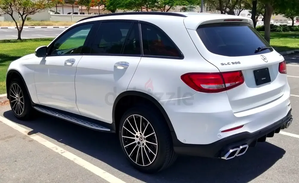 Mercedes Benz GLC 300 - AMG Line - Image 5