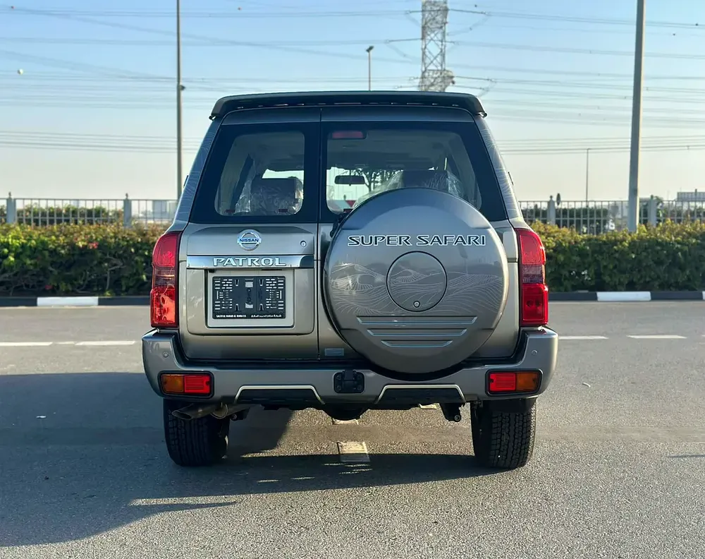 2024 Nissan Patrol Safari Super Safari - GCC Specs - Brand New - Image 10