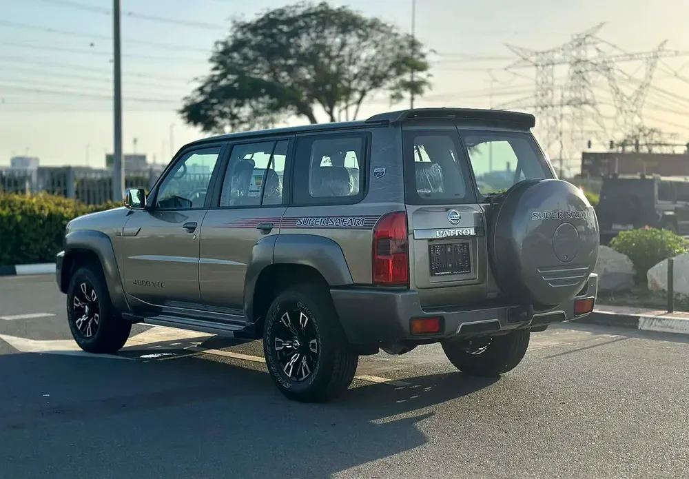2024 Nissan Patrol Safari Super Safari - GCC Specs - Brand New - Image 9