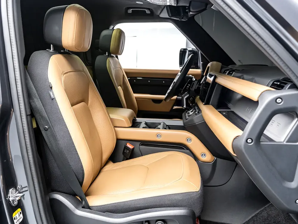 The BEST Ramadan Offer in the UAE - Limited Time 2030 Land Rover Warranty, Full Service History, GCC - Image 9
