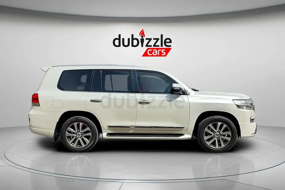 AED 4215/month | 2017 Toyota Land Cruiser  | GCC Specs | Ref#462234 - Image 4