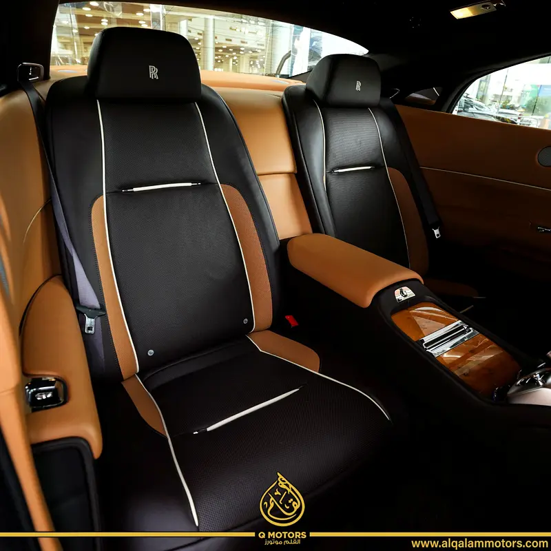 2017 | ROLLS ROYCE WRAITH  |  3 BUTTONS | STAR LIGHT | 45,000KM  | GCC - Image 6