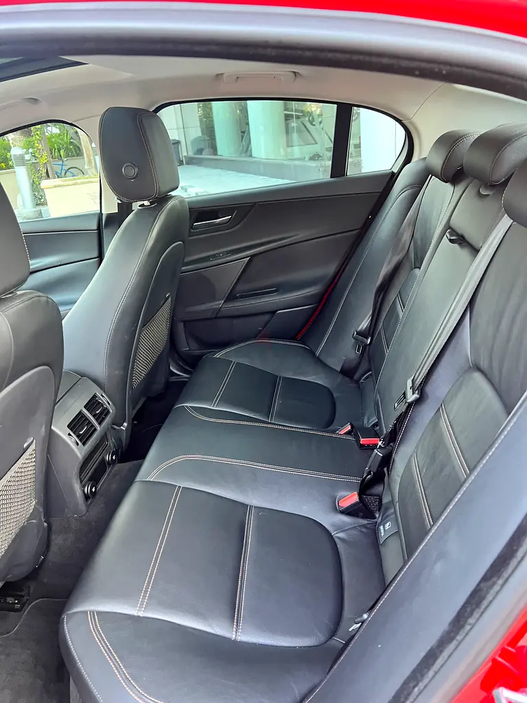 Jaguar XE 2019 model full option excellent condition - Image 10