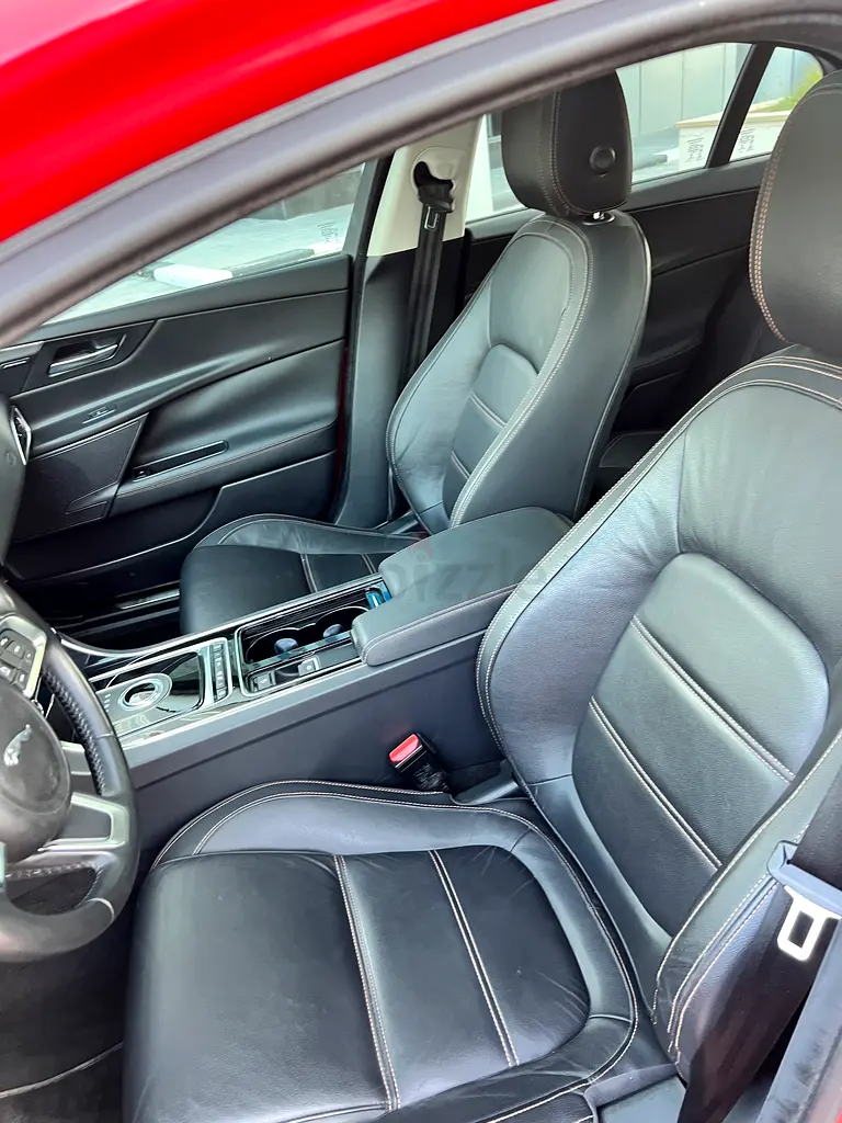 Jaguar XE 2019 model full option excellent condition - Image 9