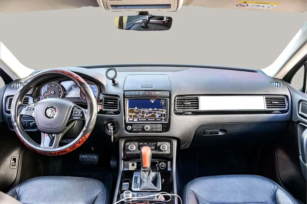AED 684/month | 2018 Volkswagen Touareg SE | GCC Specs | Ref#404205 - Image 9