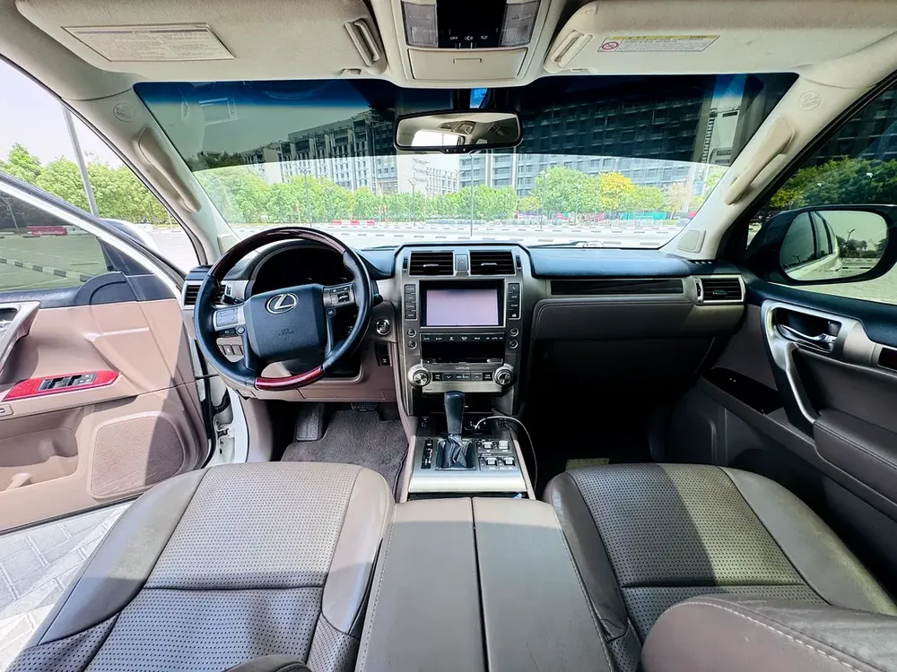 Lexus GX 460 Luxury 2014 - GCC Specs -  Perfect Condition - Image 9