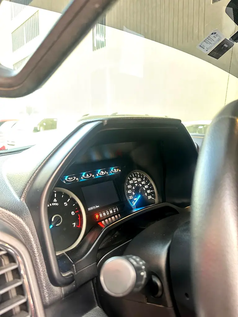 Ford F-150 2015 American Specs - Reliable Pickup Truck - Image 7