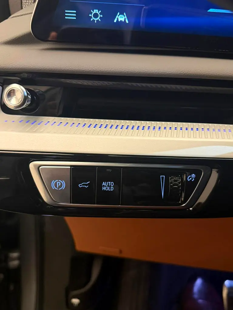 2025 Cadillac Optiq Luxury - GCC Specs - Brand New - Image 8