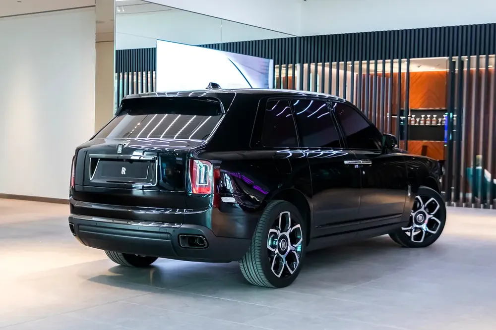 Rolls-Royce Certified Pre-Owned Black Badge Cullinan - Image 14