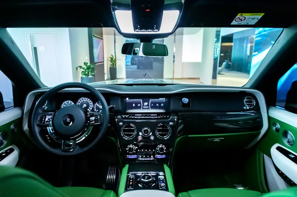 Rolls-Royce Certified Pre-Owned Black Badge Cullinan - Image 5