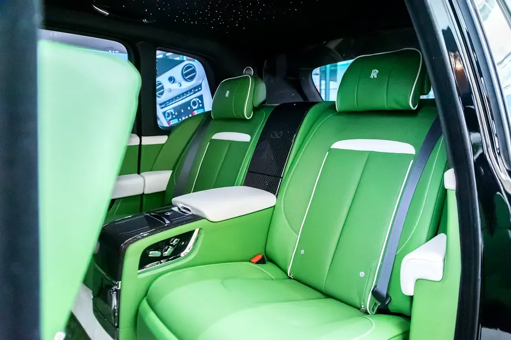 Rolls-Royce Certified Pre-Owned Black Badge Cullinan - Image 9