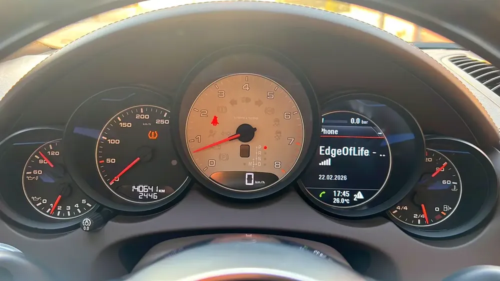 Porsche Cayenne S 2015 - GCC Specs - Excellent Condition - Image 5