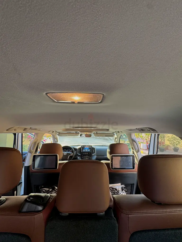Toyota Land Cruiser GXR Grand Touring 2020 | GCC Specs | Pristine Condition - Image 6