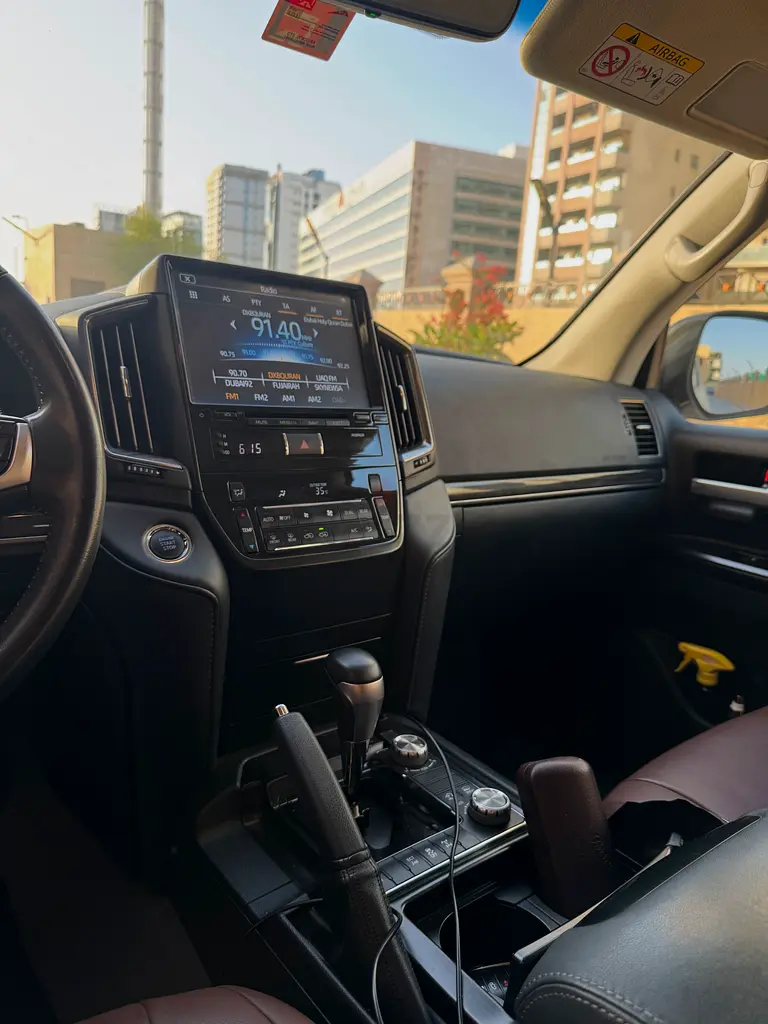 Toyota Land Cruiser GXR Grand Touring 2020 | GCC Specs | Pristine Condition - Image 9