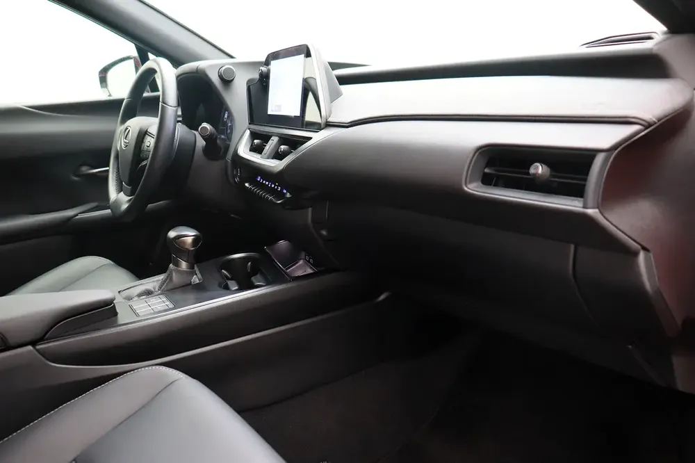 **Special offer** 2023 UX SUV P 2.0L CVT Premier - Image 14