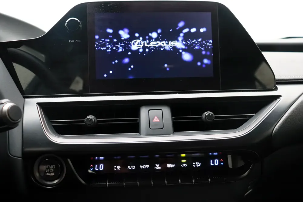 **Special offer** 2023 UX SUV P 2.0L CVT Premier - Image 8