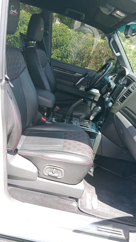 Mitsubishi Pajero Signature Edition 2020 | GCC Specs | Pristine Condition Lady Driven - Image 12