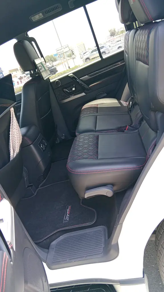 Mitsubishi Pajero Signature Edition 2020 | GCC Specs | Pristine Condition Lady Driven - Image 14
