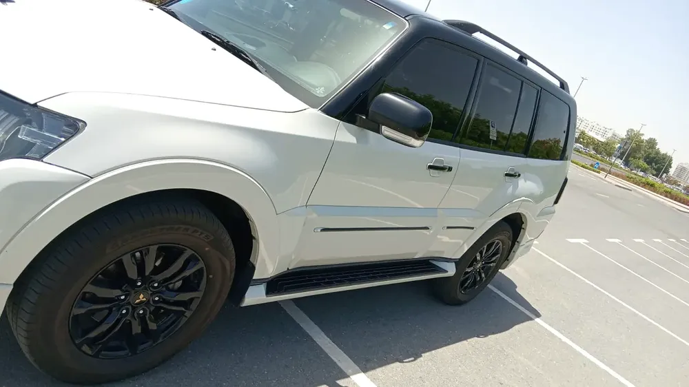 Mitsubishi Pajero Signature Edition 2020 | GCC Specs | Pristine Condition Lady Driven - Image 5