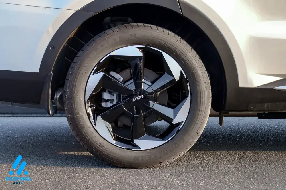 KIA Sorento 2025 | 7-Seater SUV | 2.5L Gasoline | 191HP | 4WD | 12.3” Dual Panoramic Display | LED - Image 11