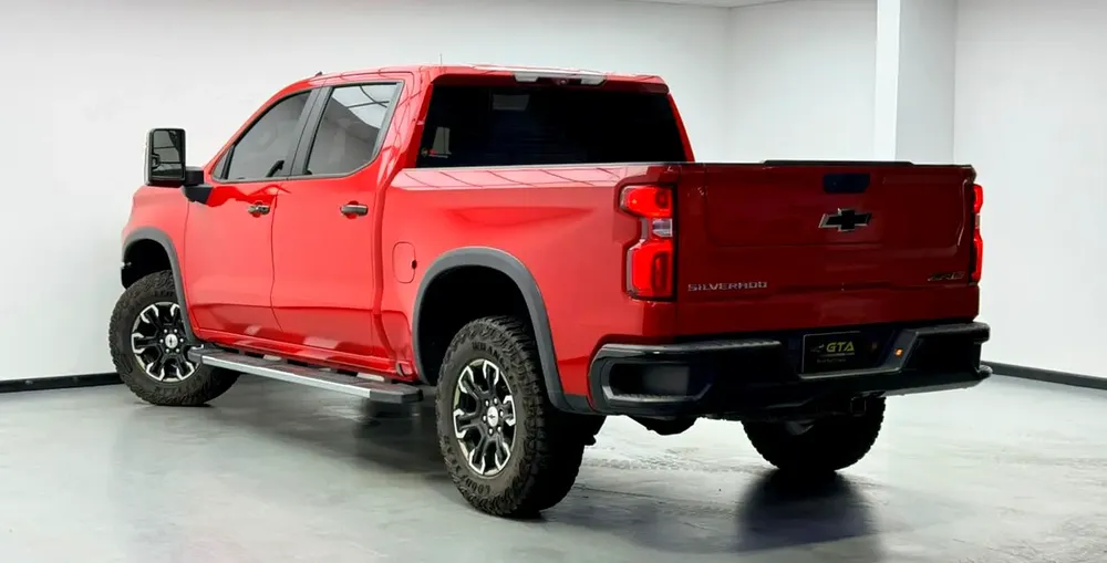 2023 Chevrolet Silverado ZR2, Chevrolet Warranty+Service Contract+Full Service History, GCC - Image 4