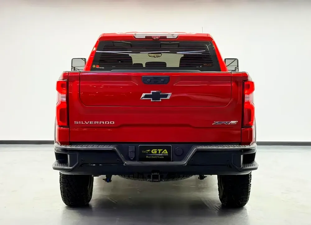 2023 Chevrolet Silverado ZR2, Chevrolet Warranty+Service Contract+Full Service History, GCC - Image 5
