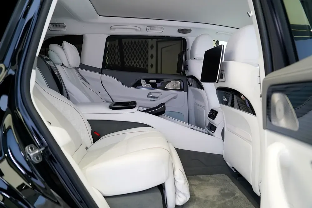 MERCEDES BENZ MAYBACH GLS 600 | REAR ENTERTAINMENT | LEG REST | BURMESTER AUDIO - Image 13