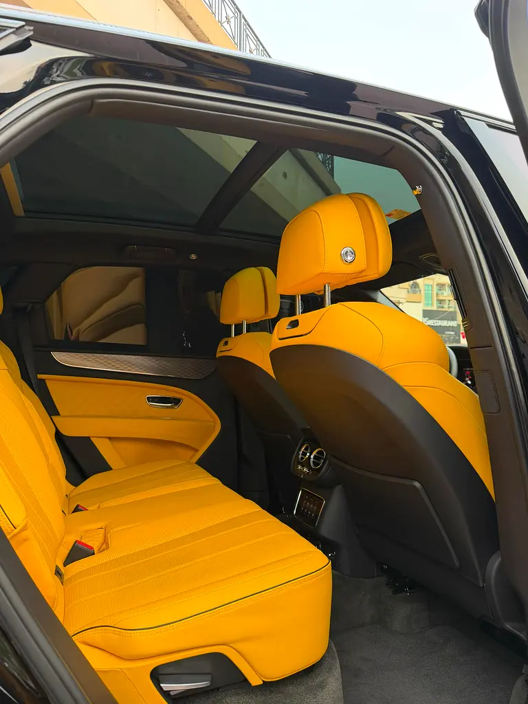 Bentley Bentayga S - GCC Specs 2022 Black Gcc Under warranty - Image 11