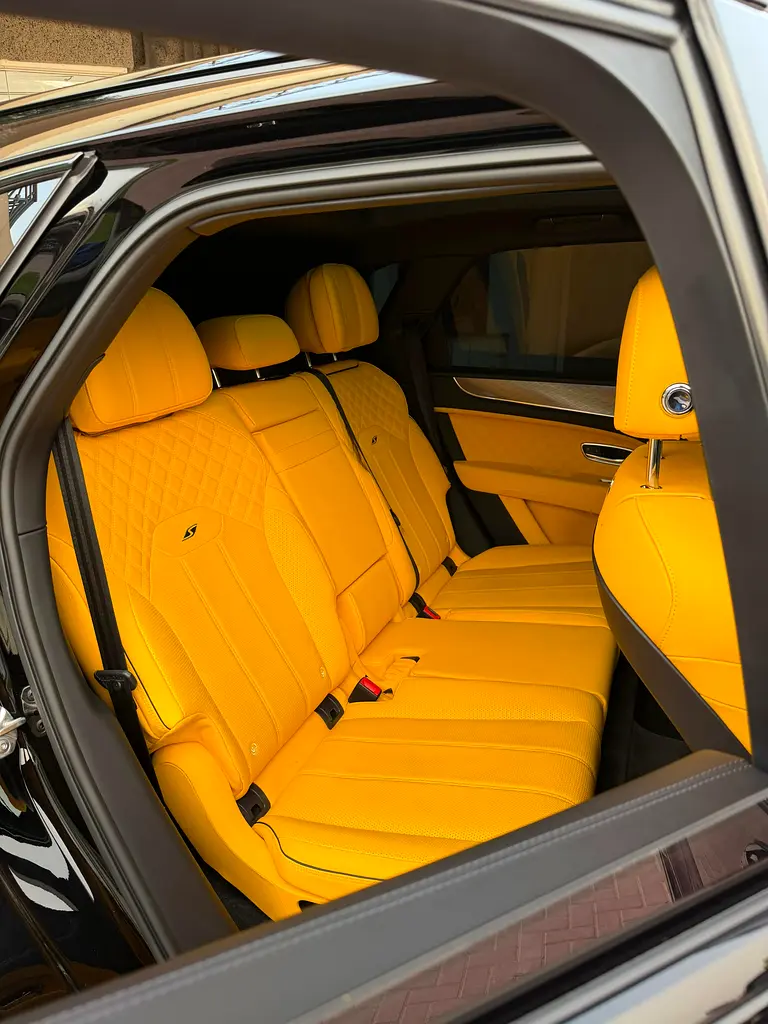 Bentley Bentayga S - GCC Specs 2022 Black Gcc Under warranty - Image 12