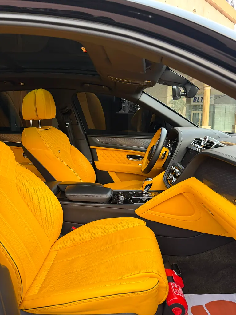 Bentley Bentayga S - GCC Specs 2022 Black Gcc Under warranty - Image 16