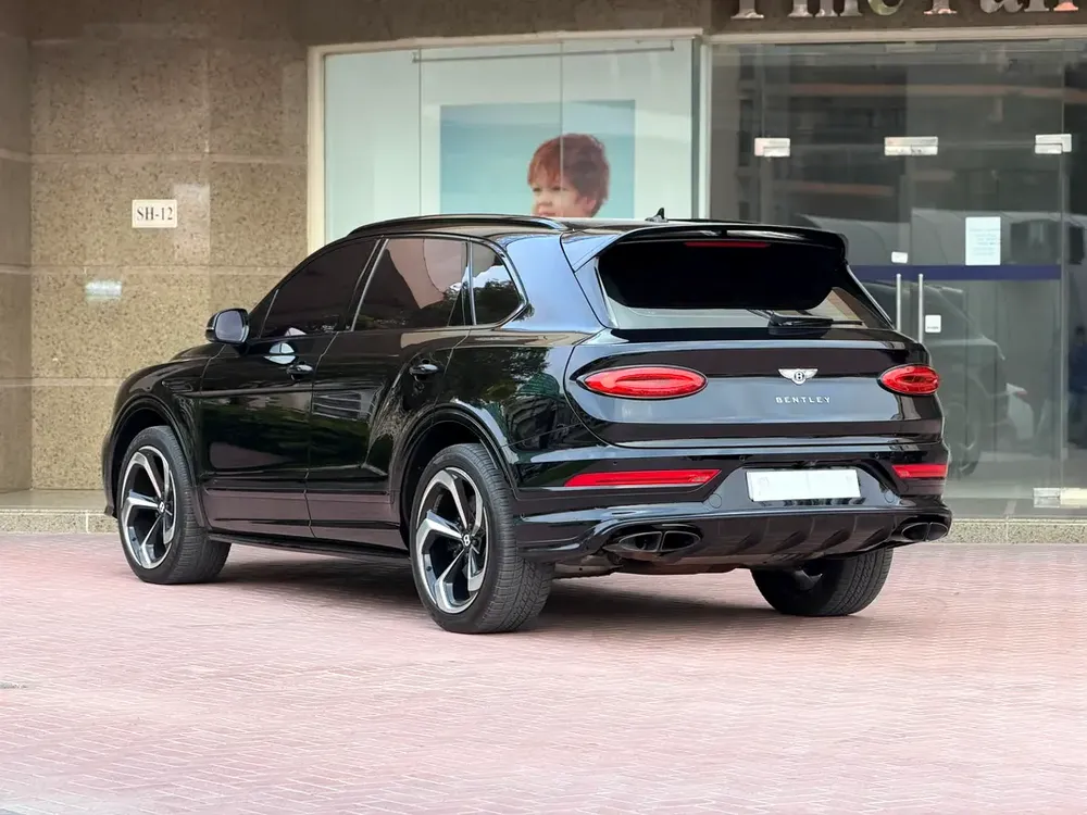Bentley Bentayga S - GCC Specs 2022 Black Gcc Under warranty - Image 5