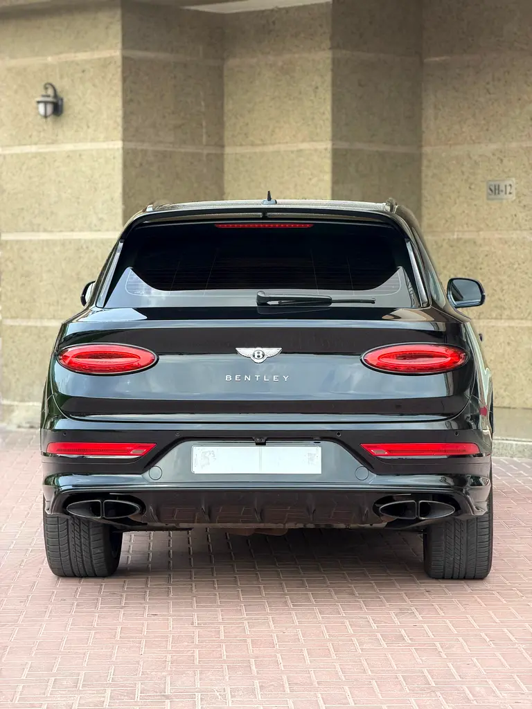 Bentley Bentayga S - GCC Specs 2022 Black Gcc Under warranty - Image 6